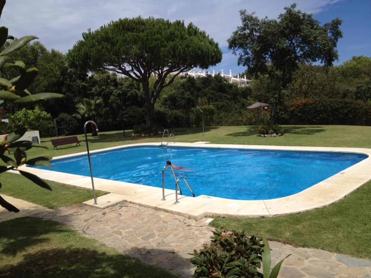 Beautiful Holiday Apartment 2 Bedroom Beach And Pool Malaga Marbella Calahonda Royale Mijas Costa Spain Zewnętrze zdjęcie