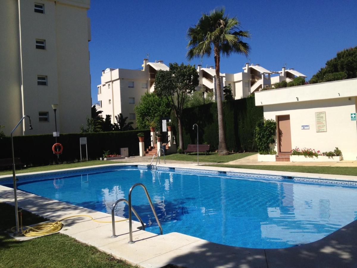 Beautiful Holiday Apartment 2 Bedroom Beach And Pool Malaga Marbella Calahonda Royale Mijas Costa Spain Zewnętrze zdjęcie