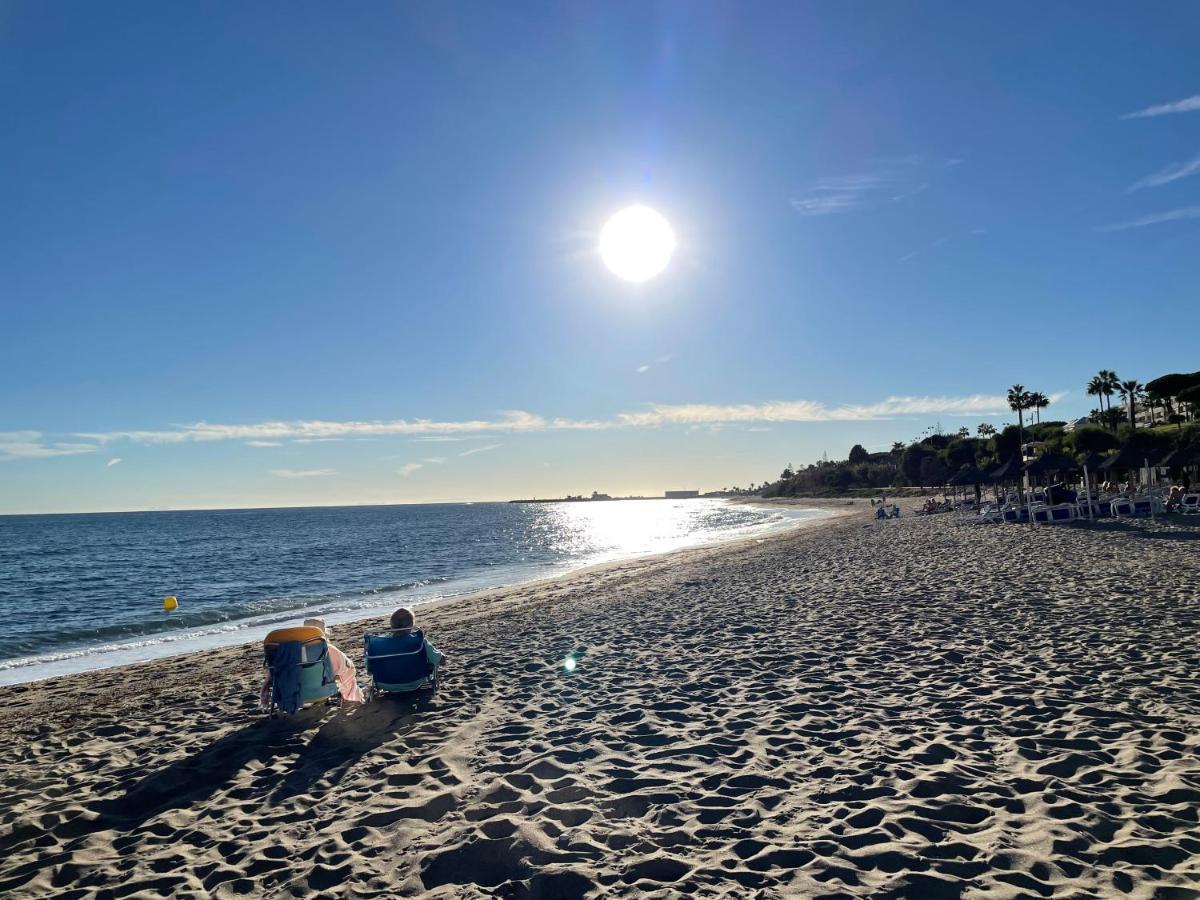 Beautiful Holiday Apartment 2 Bedroom Beach And Pool Malaga Marbella Calahonda Royale Mijas Costa Spain Zewnętrze zdjęcie