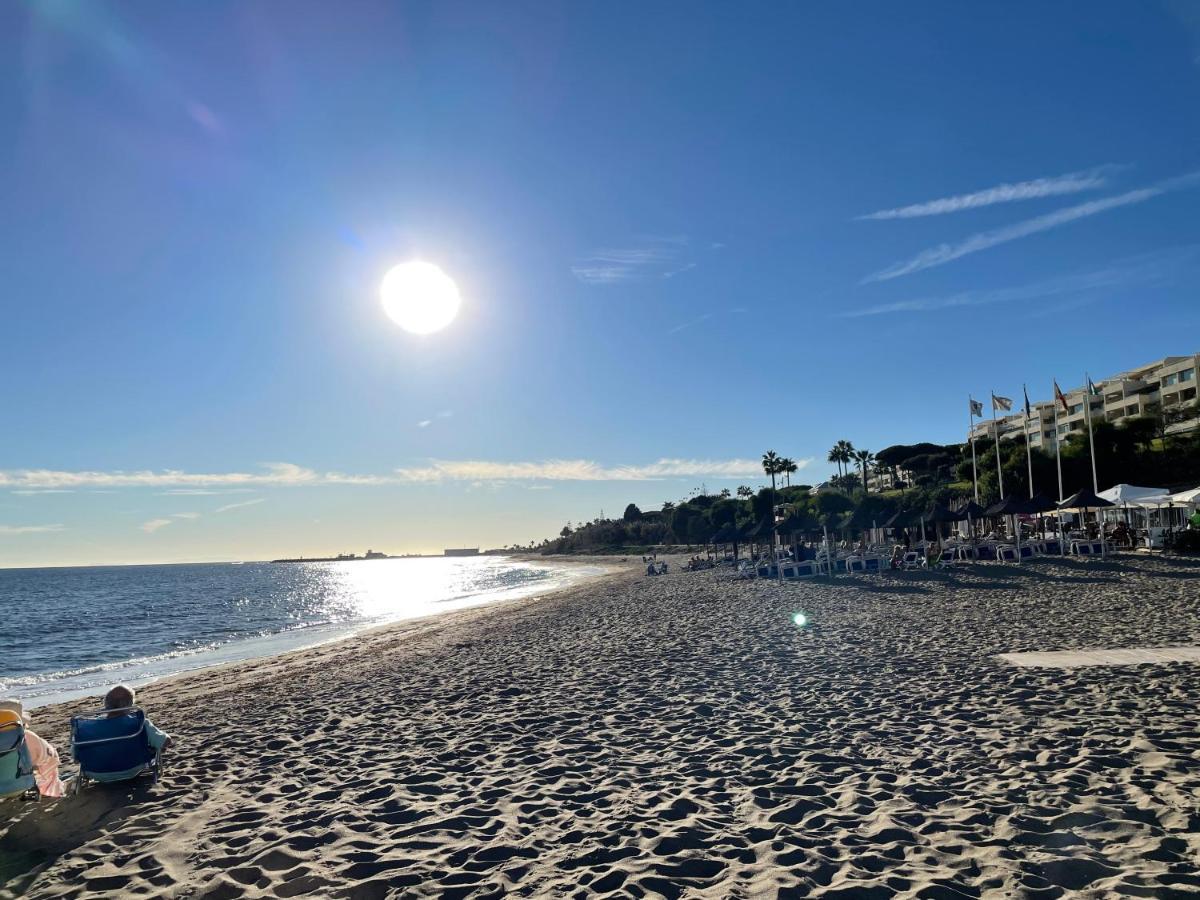 Beautiful Holiday Apartment 2 Bedroom Beach And Pool Malaga Marbella Calahonda Royale Mijas Costa Spain Zewnętrze zdjęcie