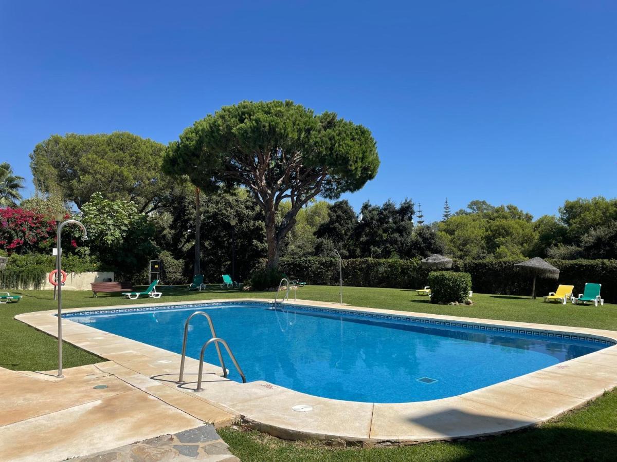 Beautiful Holiday Apartment 2 Bedroom Beach And Pool Malaga Marbella Calahonda Royale Mijas Costa Spain Zewnętrze zdjęcie
