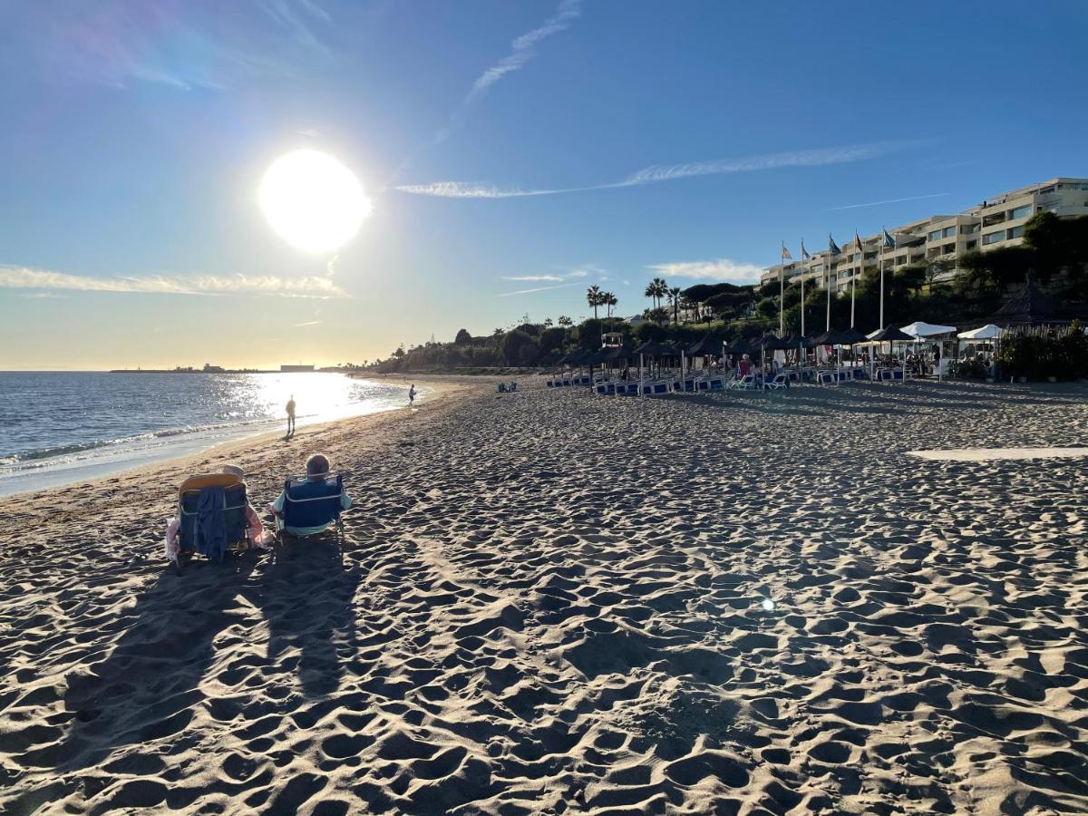 Beautiful Holiday Apartment 2 Bedroom Beach And Pool Malaga Marbella Calahonda Royale Mijas Costa Spain Zewnętrze zdjęcie
