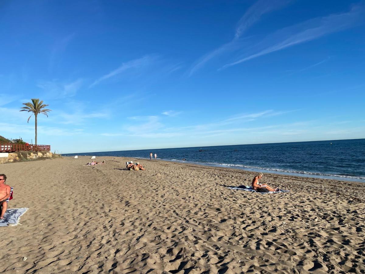 Beautiful Holiday Apartment 2 Bedroom Beach And Pool Malaga Marbella Calahonda Royale Mijas Costa Spain Zewnętrze zdjęcie