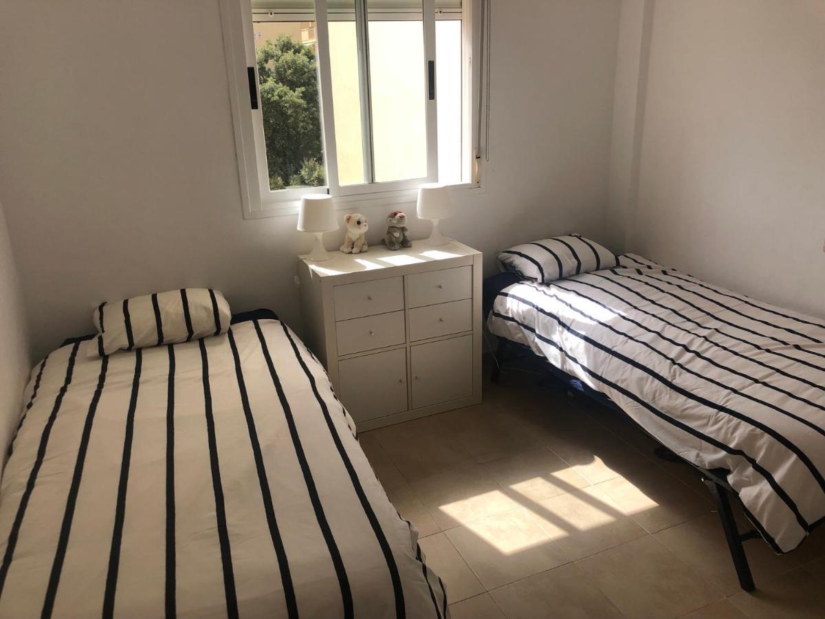 Beautiful Holiday Apartment 2 Bedroom Beach And Pool Malaga Marbella Calahonda Royale Mijas Costa Spain Zewnętrze zdjęcie